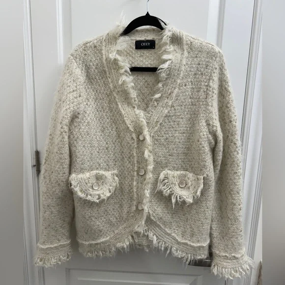 Cream V-neck Knited Cardigan - Picture 2 of 4